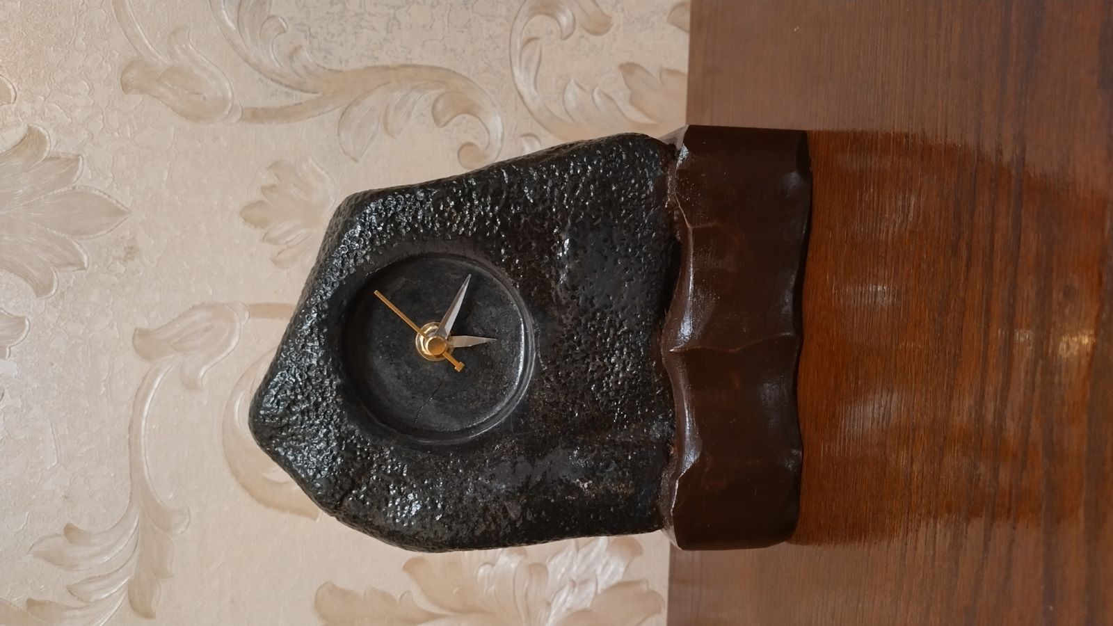 ساعت رومیزی سنگ رودخانه ای طبیعی